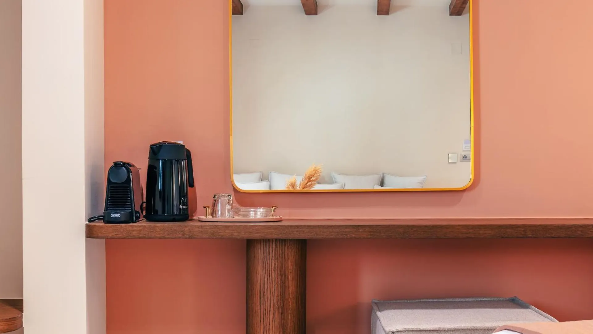 Aparthotel La Montre Luxury Boutique Suites Rethymno  Greece